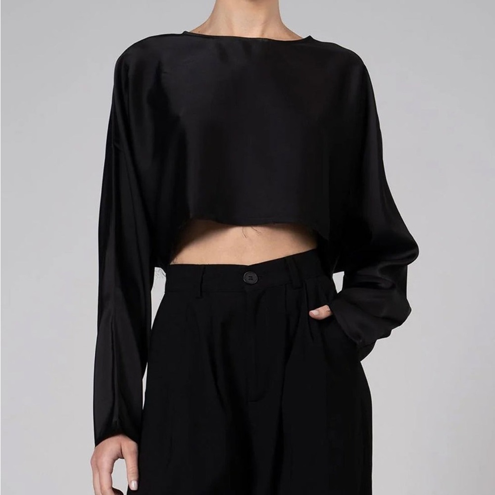 NONCHALANT Label Emilia Cropped Top in Black Medium